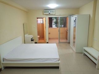 For sale studio condo in Huai Khwang, Bangkok
