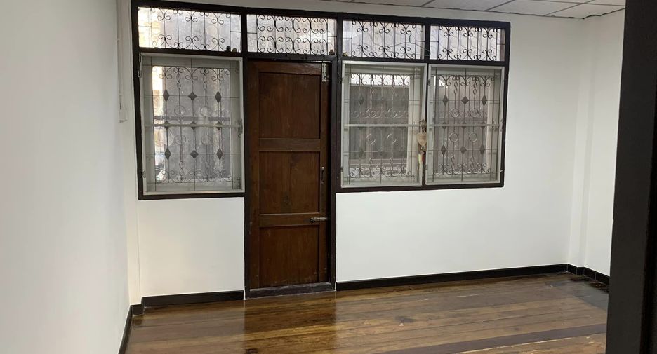 For sale 1 bed townhouse in Bang Sue, Bangkok