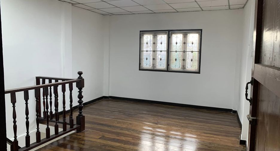 For sale 1 bed townhouse in Bang Sue, Bangkok