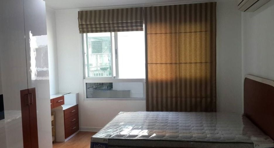 For sale 1 bed condo in Huai Khwang, Bangkok