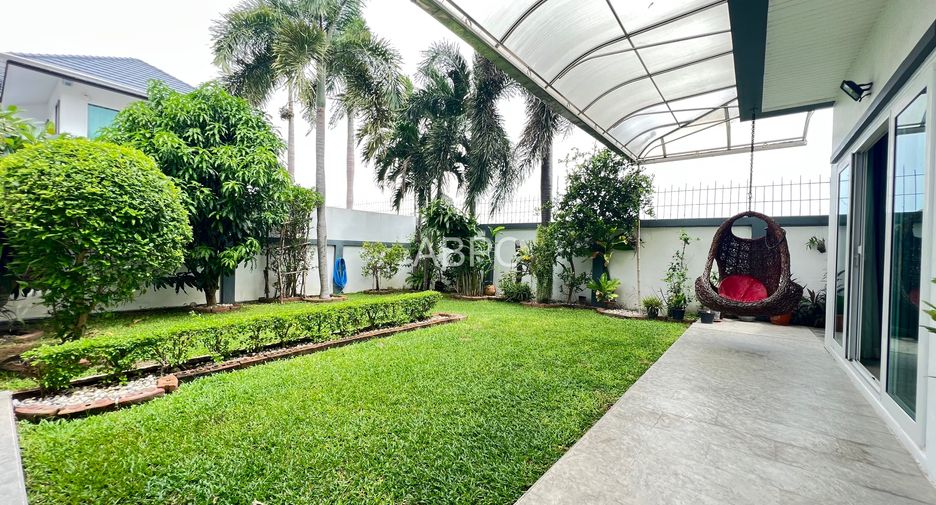 For sale 5 bedrooms house in Mueang Rayong, Rayong