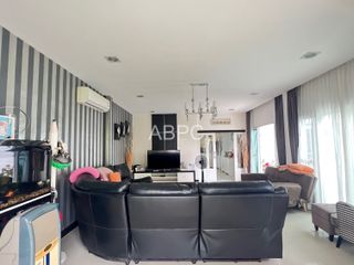 For sale 5 bedrooms house in Mueang Rayong, Rayong
