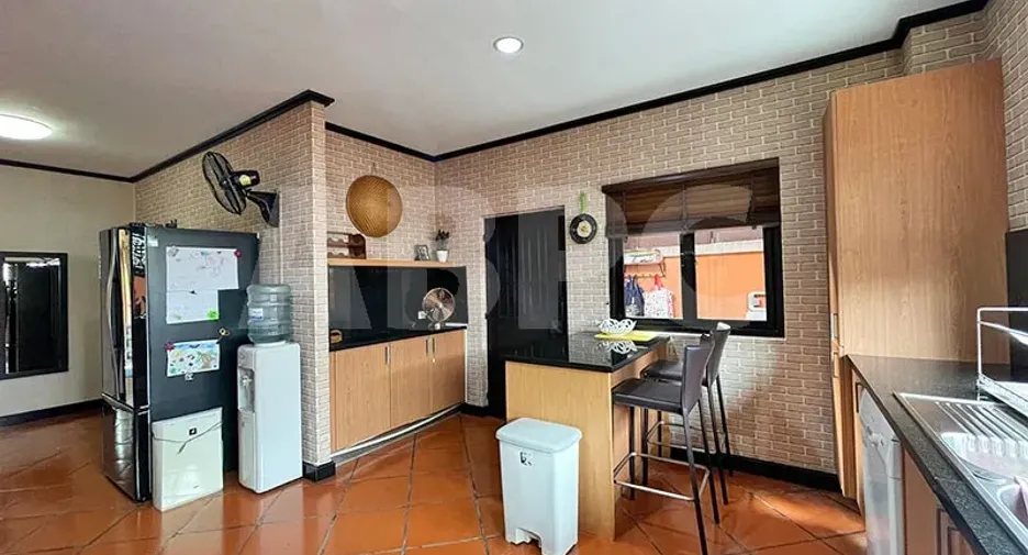 For rent and for sale 4 bedrooms house in Bang Lamung, Chonburi