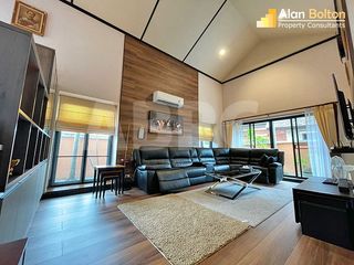 For rent and for sale 4 bedrooms house in Bang Lamung, Chonburi