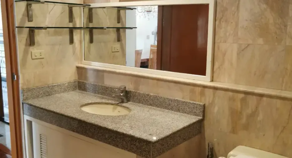 Продажа 2 спальни кондо в Щаттхана, Бангкок