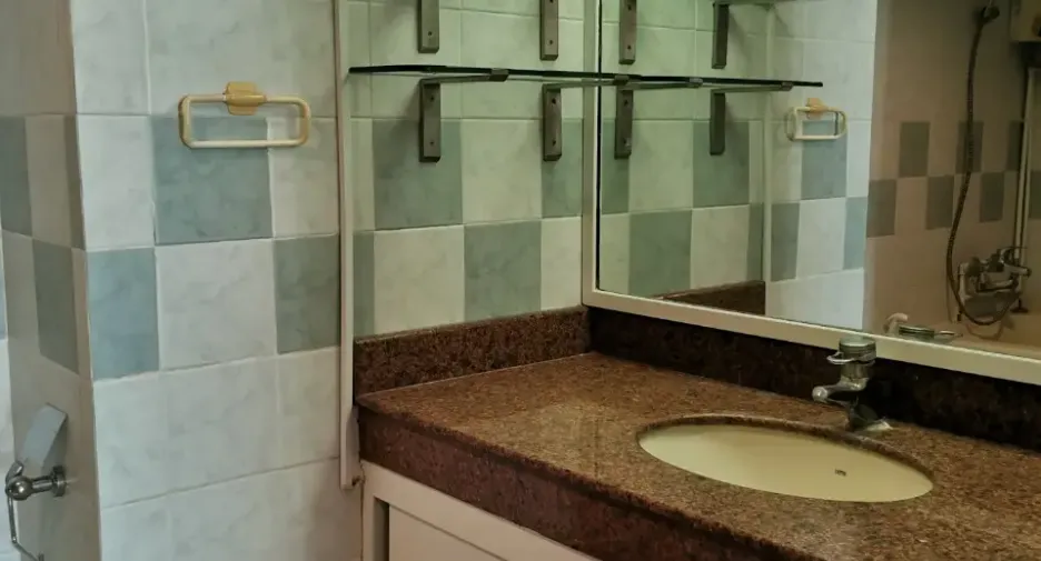Продажа 2 спальни кондо в Щаттхана, Бангкок