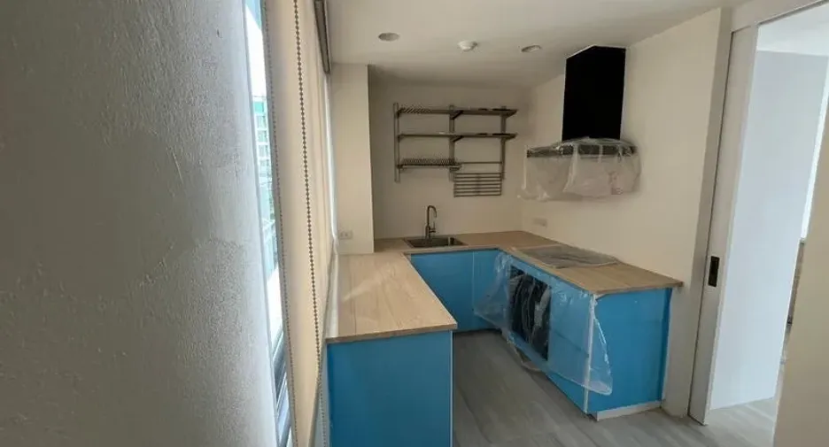 For rent 4 bedrooms townhouse in Khlong Toei, Bangkok