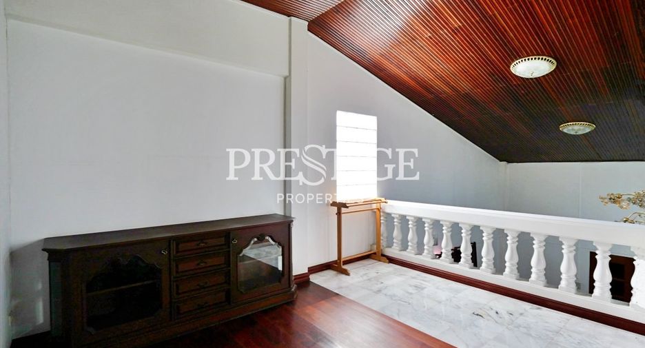 Casa en alquiler de 4 habitaciones en Jomtien, Pattaya