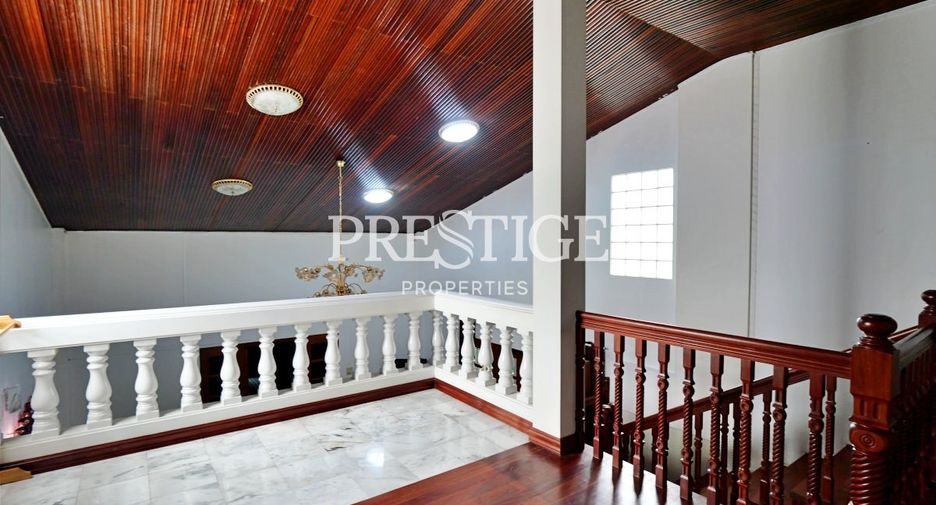 Casa en alquiler de 4 habitaciones en Jomtien, Pattaya