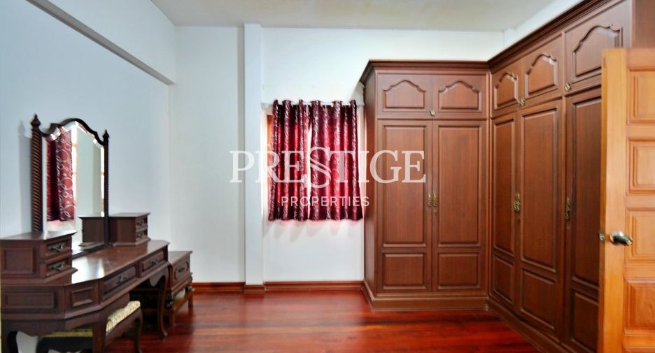Casa en alquiler de 4 habitaciones en Jomtien, Pattaya