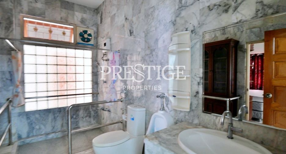 Casa en alquiler de 4 habitaciones en Jomtien, Pattaya