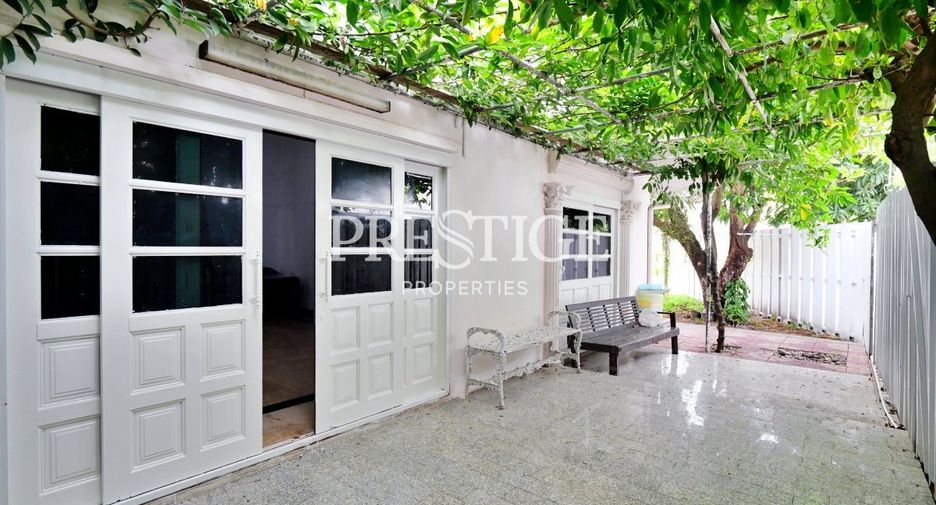 Casa en alquiler de 4 habitaciones en Jomtien, Pattaya