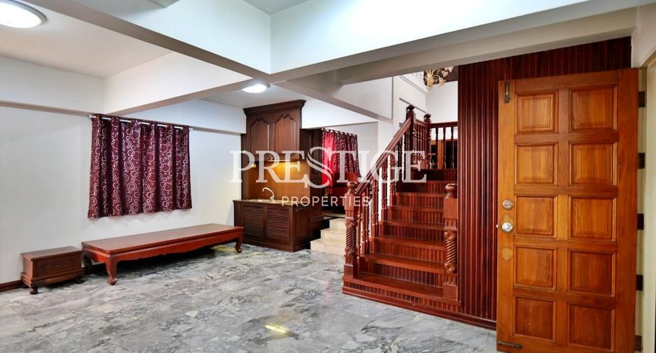 Casa en alquiler de 4 habitaciones en Jomtien, Pattaya