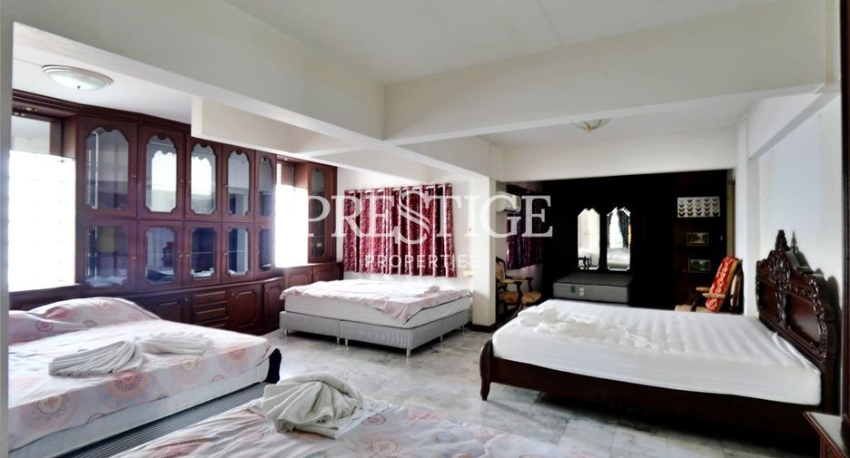 Casa en alquiler de 4 habitaciones en Jomtien, Pattaya