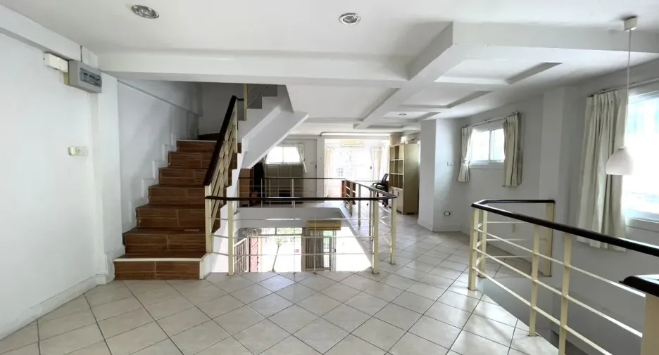 Casa en alquiler y en venta de 2 habitaciones en Bang Lamung, Chonburi
