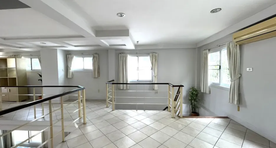 Casa en alquiler y en venta de 2 habitaciones en Bang Lamung, Chonburi