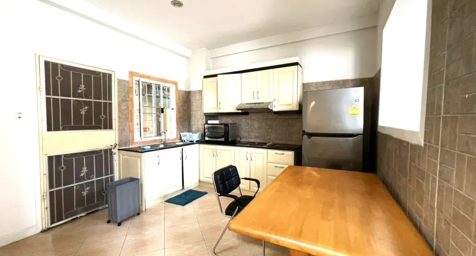 Casa en alquiler y en venta de 2 habitaciones en Bang Lamung, Chonburi