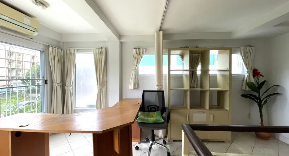 Casa en alquiler y en venta de 2 habitaciones en Bang Lamung, Chonburi