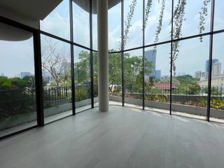 For sale 3 bed condo in Phaya Thai, Bangkok