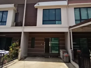 For sale 3 bed townhouse in Mueang Chachoengsao, Chachoengsao
