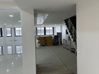 For rent and for sale 5 bed office in Huai Khwang, Bangkok