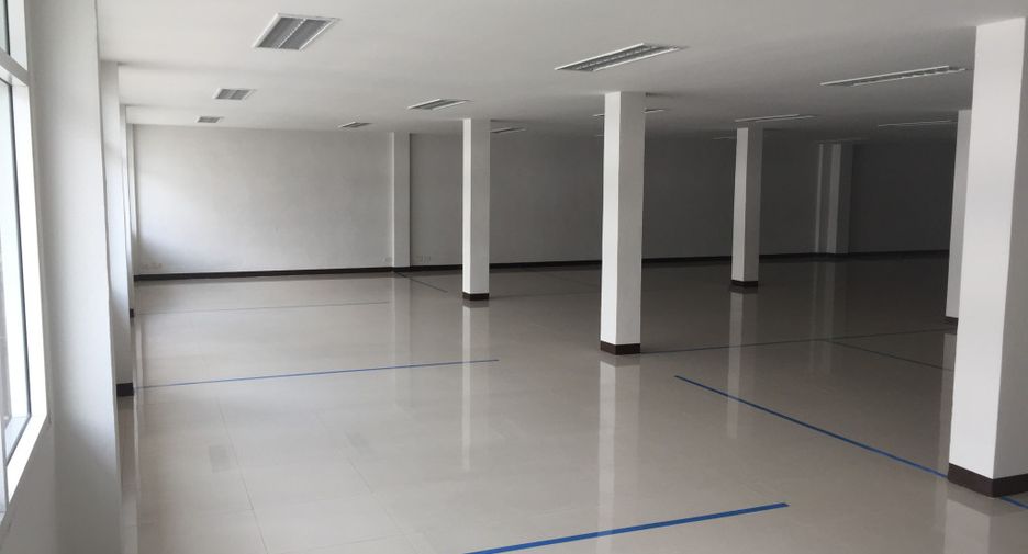 For rent and for sale 5 bed office in Huai Khwang, Bangkok
