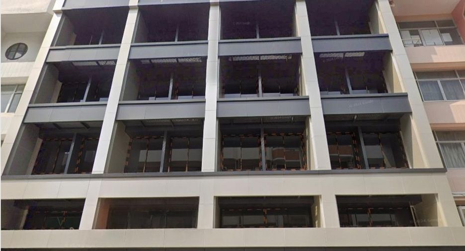 For rent and for sale 5 bed office in Huai Khwang, Bangkok