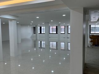 For rent and for sale 5 bed office in Huai Khwang, Bangkok