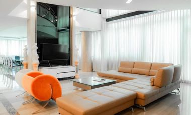 For rent 4 bed condo in Yan Nawa, Bangkok