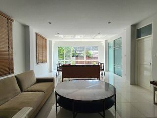 For sale 3 Beds house in Thon Buri, Bangkok