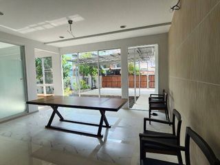 For sale 3 Beds house in Thon Buri, Bangkok