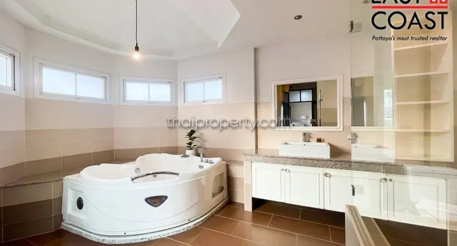 For rent 4 bedrooms house in Bang Lamung, Chonburi