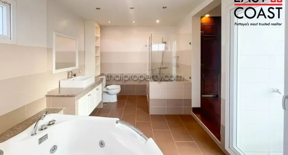 For rent 4 bedrooms house in Bang Lamung, Chonburi
