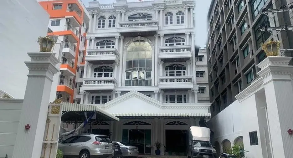 For rent office in Khlong San, Bangkok