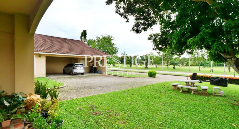 Haus zum Kauf mit 6 Zimmer in Si Racha, Chonburi
