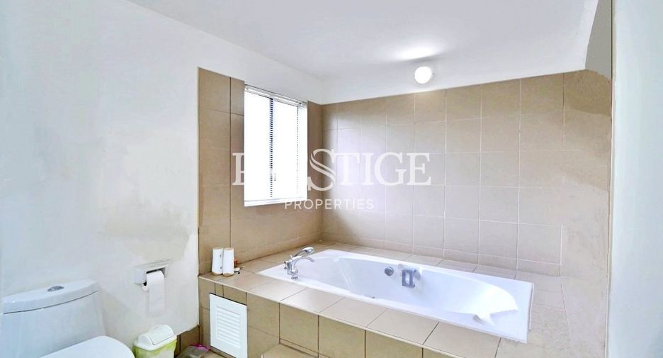 Haus zum Kauf mit 6 Zimmer in Si Racha, Chonburi