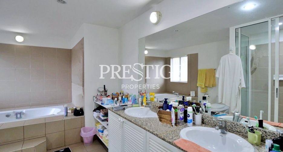 Haus zum Kauf mit 6 Zimmer in Si Racha, Chonburi