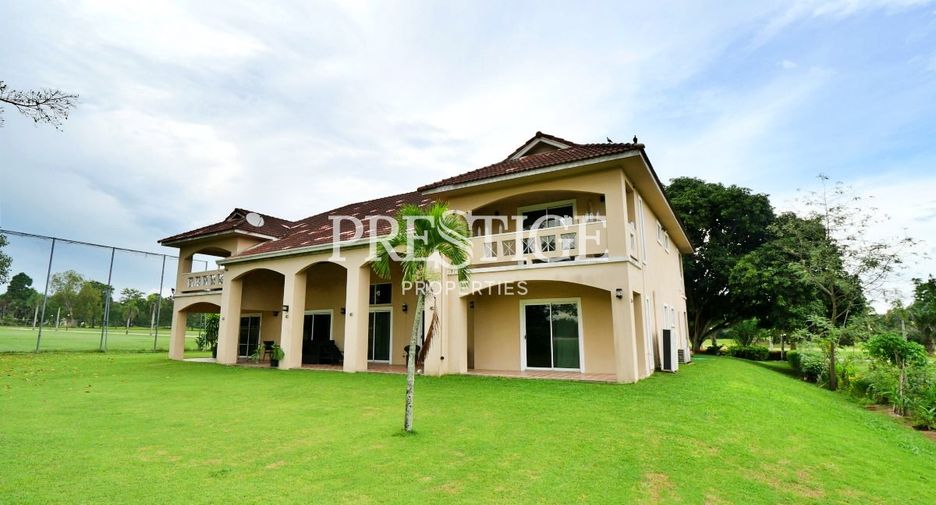 Haus zum Kauf mit 6 Zimmer in Si Racha, Chonburi