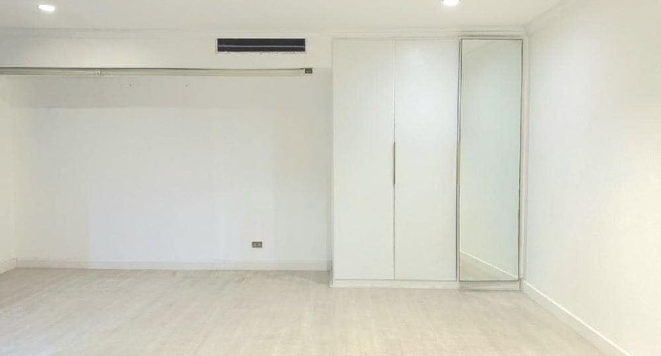 For sale 3 bed condo in Khlong Toei, Bangkok