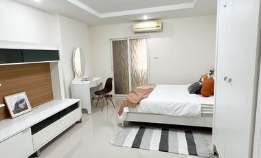 For rent studio condo in Huai Khwang, Bangkok