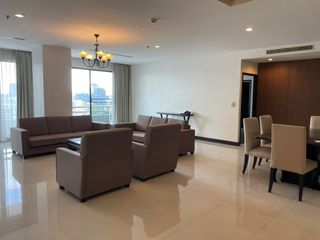 For rent 4 bedrooms condo in Watthana, Bangkok