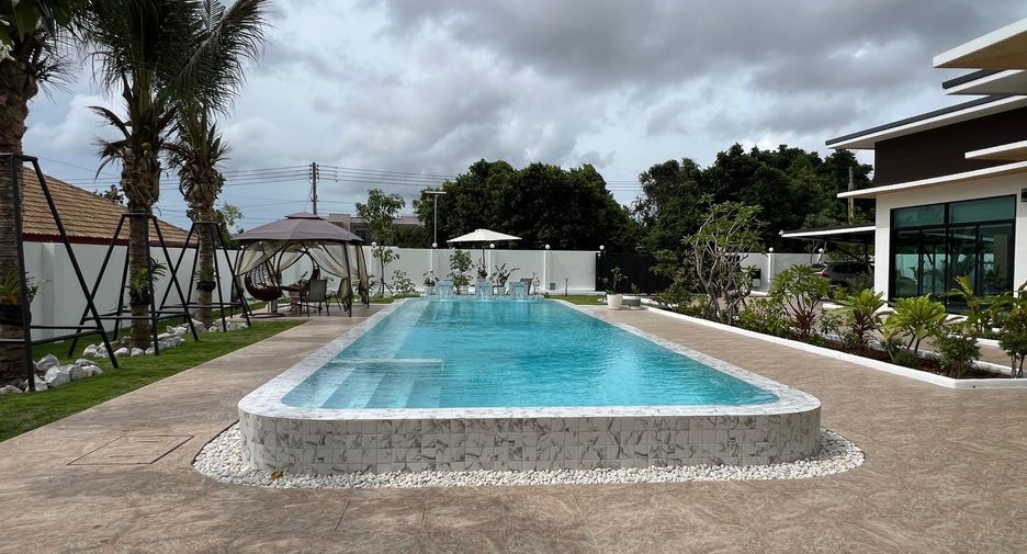 For sale 4 bed house in Sattahip, Chonburi