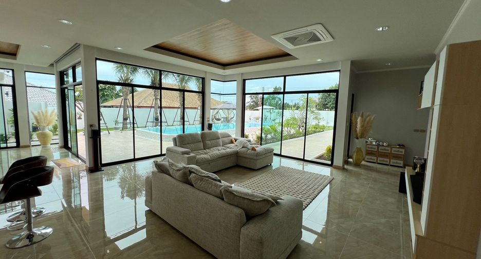 For sale 4 bed house in Sattahip, Chonburi