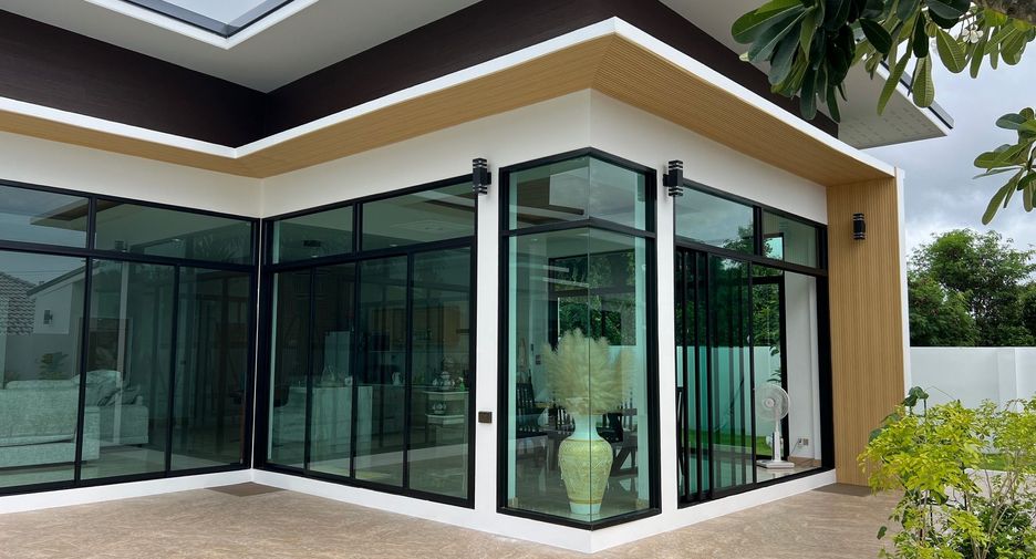 For sale 4 bed house in Sattahip, Chonburi