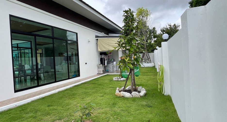 For sale 4 bed house in Sattahip, Chonburi