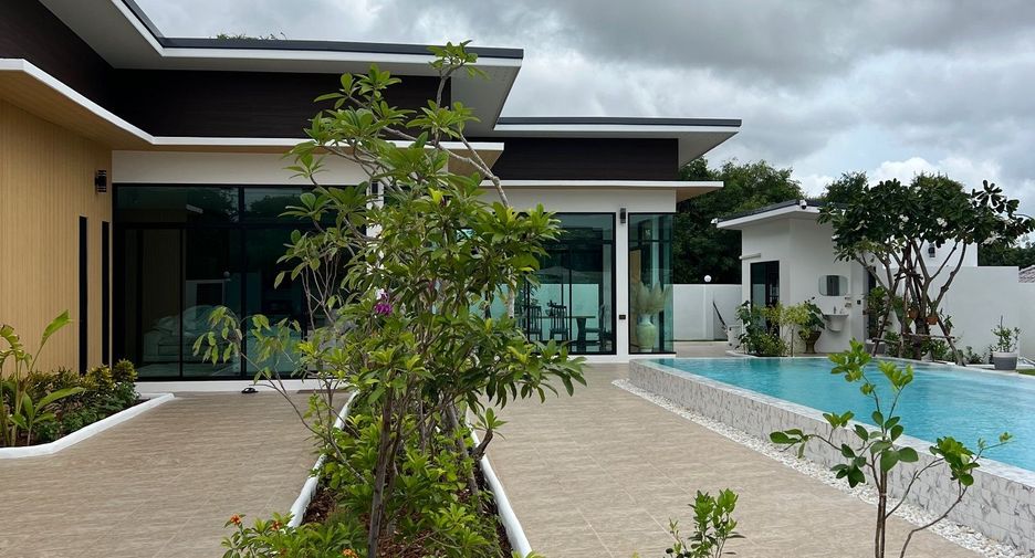 For sale 4 bed house in Sattahip, Chonburi