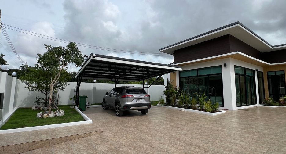 For sale 4 bed house in Sattahip, Chonburi