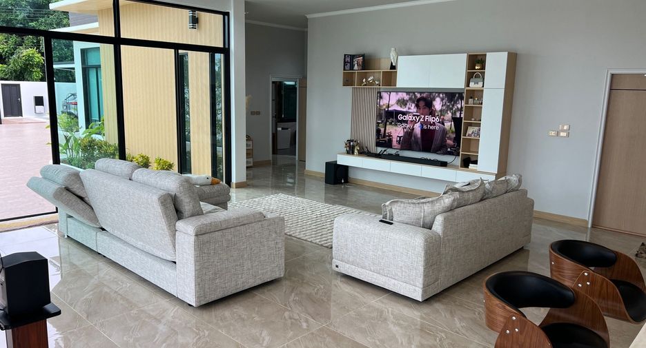 For sale 4 bed house in Sattahip, Chonburi