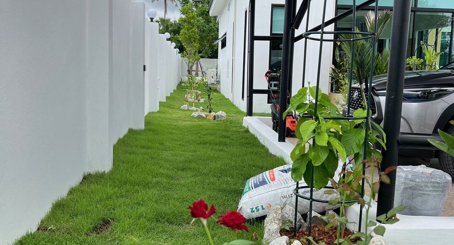 For sale 4 bed house in Sattahip, Chonburi