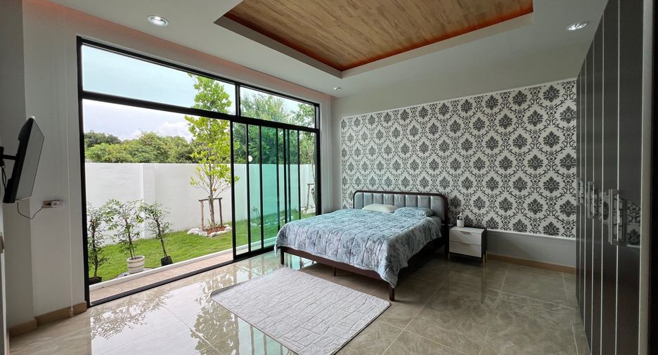 For sale 4 bed house in Sattahip, Chonburi